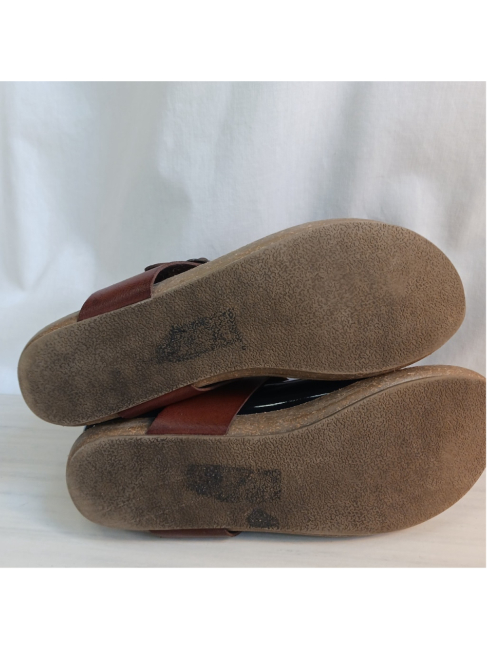 Blowfish Malibu Flip Flops Women's Size 8 T-Strap Thong Sandals Brown Buckle - Picture 4 of 7